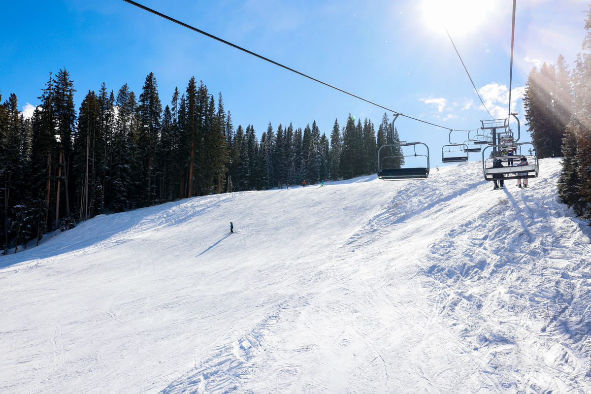 ベイル・リゾーツ、今シーズンこれまでのところスキーヤー数が少ないのは悪天候のせいだと主張