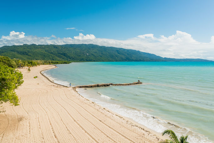 ジャマイカの白い砂浜