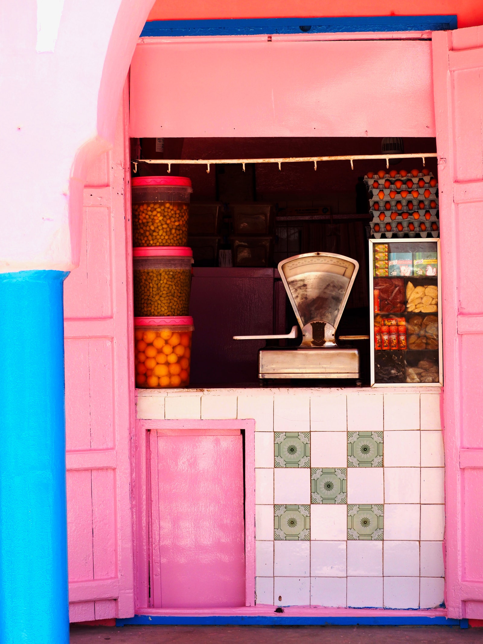 モロッコの地元の食料品店