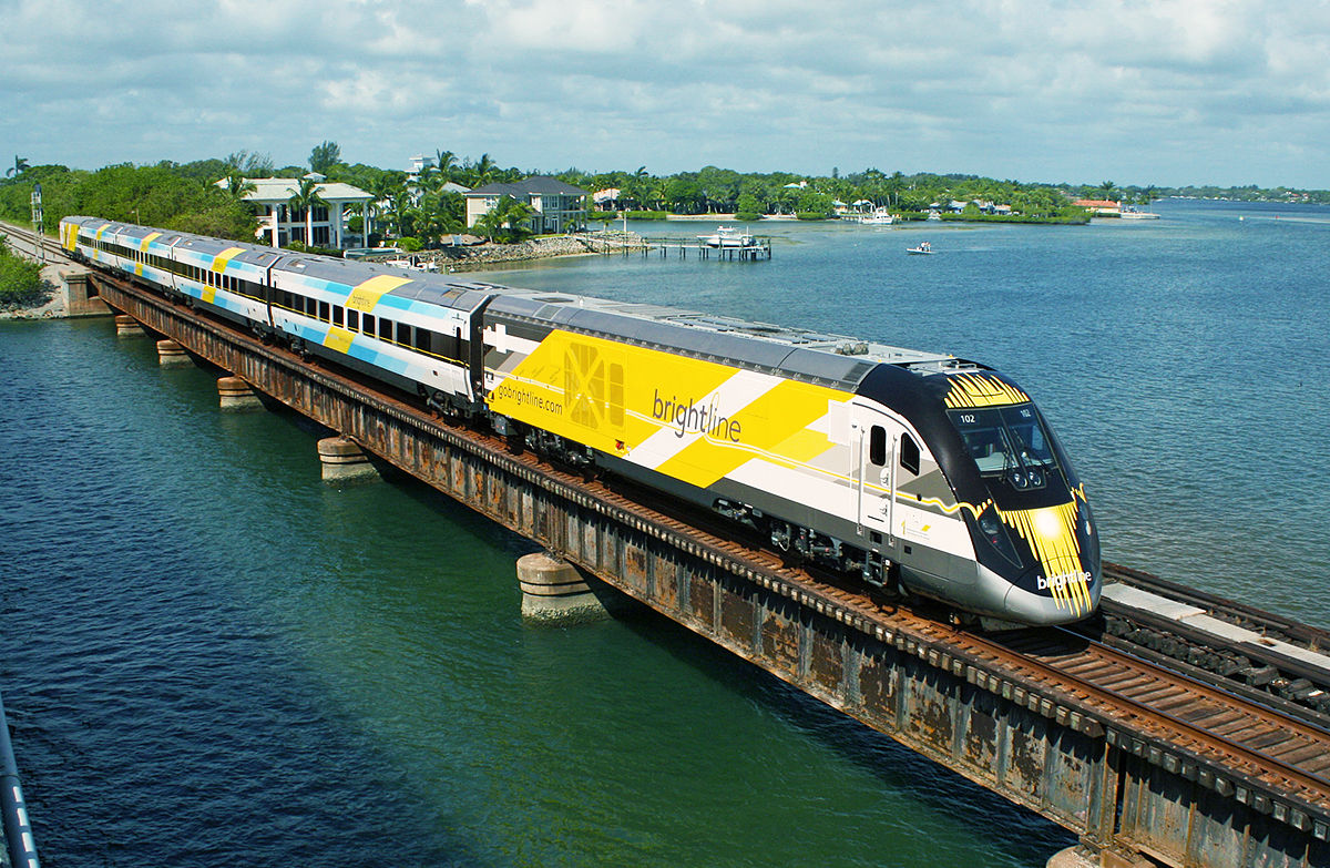 フロリダのブライトライン鉄道、大統領の日限定で団体料金が50％オフ